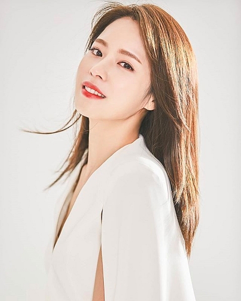 hong ah reum xung danh nu than mat moc noi khong voi phau thuat tham my