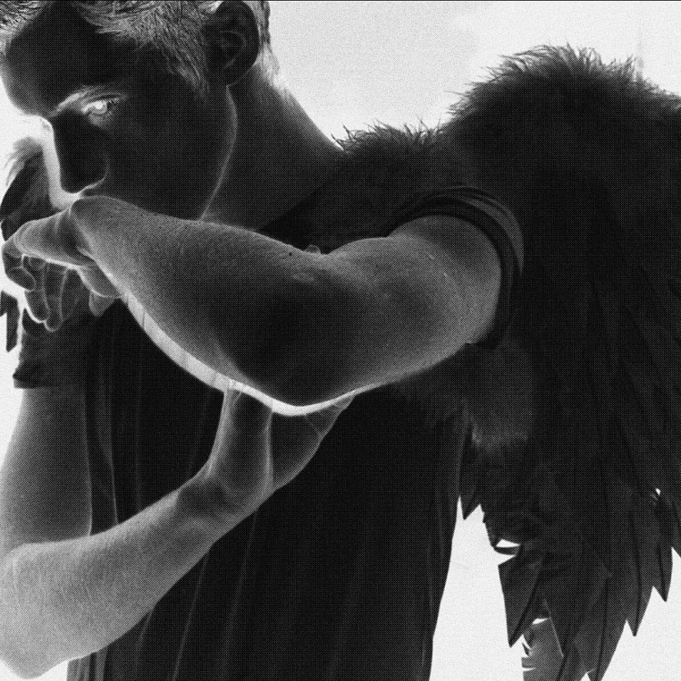 Troye Sivan gây điên đảo toàn cầu vì single mới 'Angel baby' quá cuốn