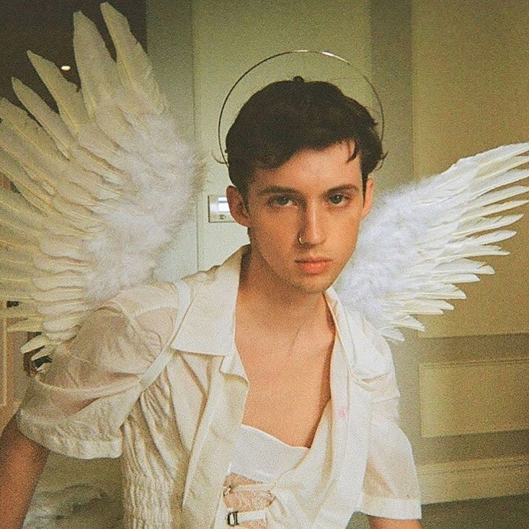 Troye Sivan đã tạo nên tiếng vang toàn cầu với đĩa đơn mới 'Angel Baby' quá hấp dẫn