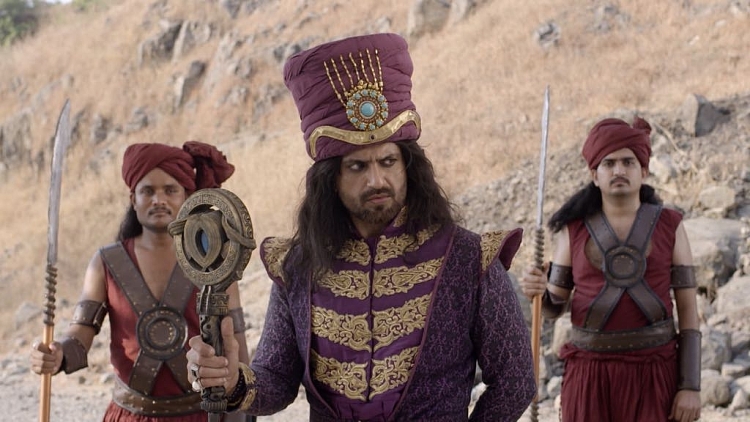 'Aladdin và cây đèn thần': Aladdin trà trộn vào quân đội hoàng gia để vén màn sự thật về cha mình
