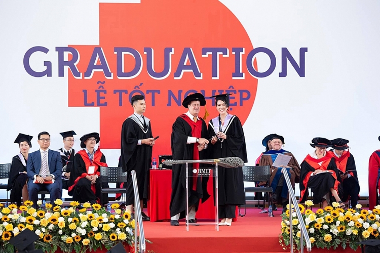 Phương Anh tiếp tục nâng tầm danh xưng 'Á hậu học giỏi' khi vinh dự được Đại học RMIT trao tặng học bổng Thạc sĩ