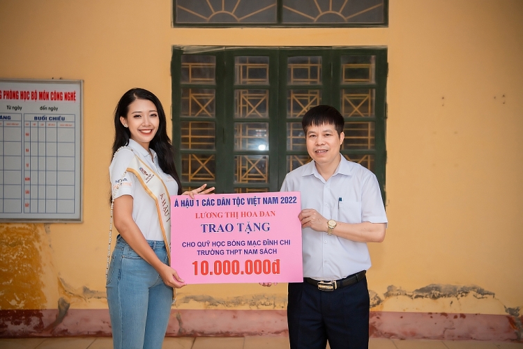 Á hậu 1 'Hoa hậu các dân tộc Việt Nam 2022' Lương Thị Hoa Đan khởi đầu hành trình khuyến học tại Hải Dương