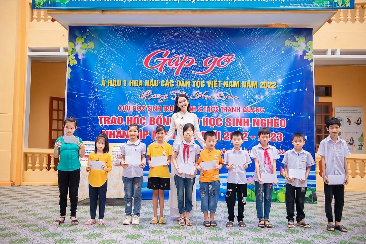 Á hậu 1 'Hoa hậu các dân tộc Việt Nam 2022' Lương Thị Hoa Đan khởi đầu hành trình khuyến học tại Hải Dương