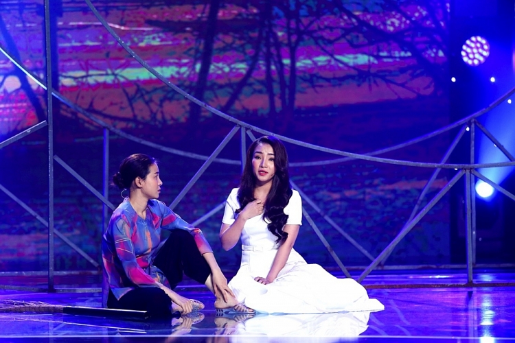 'Người kể chuyện tình': Nữ ca sĩ khiến danh ca Thái Châu trầm trồ khi hát thành công dòng nhạc lớn hơn tuổi vài thập niên