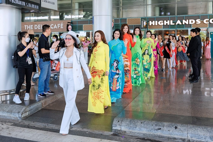 Sân bay quốc tế Đà Nẵng chào đón dàn thí sinh sáng giá của 'Hoa hậu thương hiệu Việt Nam 2022'