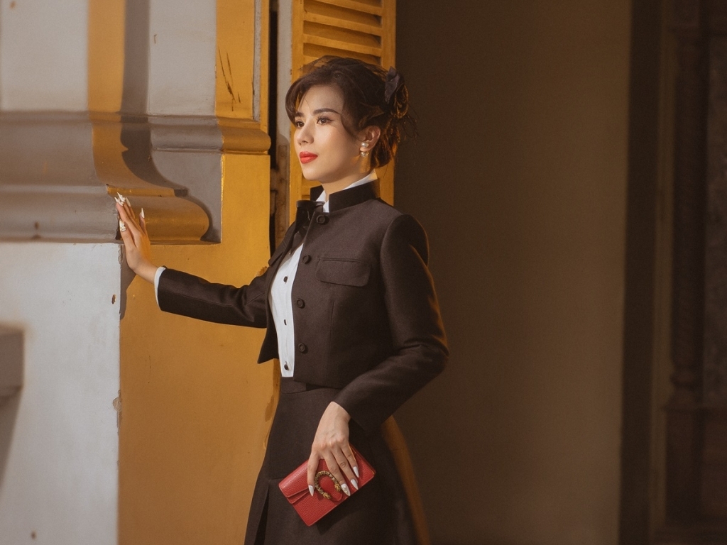 Hoa hậu Dương Yến Nhung hóa quý cô retro trong bộ ảnh mới