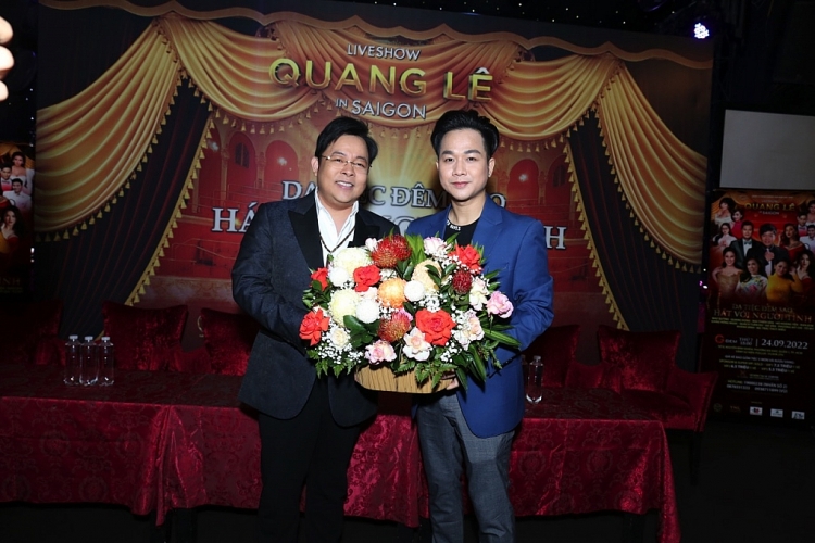 Mai Thiên Vân về Việt Nam biểu diễn lần đầu trong show của Quang Lê sau 15 năm định cư ở Mỹ