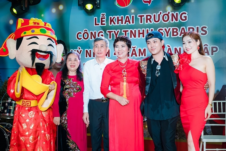 Ca sĩ Dương Tùng Nhân lập quỹ hỗ trợ người dân khó khăn khi gặp áp lực công việc