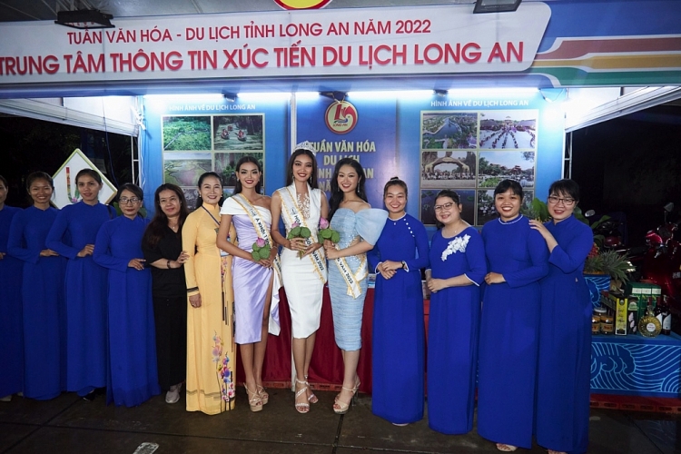 Top 3 'Hoa khôi sông Vàm 2022' thanh lịch và duyên dáng tham dự 'Tuần Văn hóa - Du lịch tỉnh Long An'