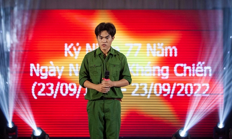 Diễn viên Quang Anh mang tình yêu quê hương, đất nước đến đêm bán kết 'Nét đẹp sinh viên'