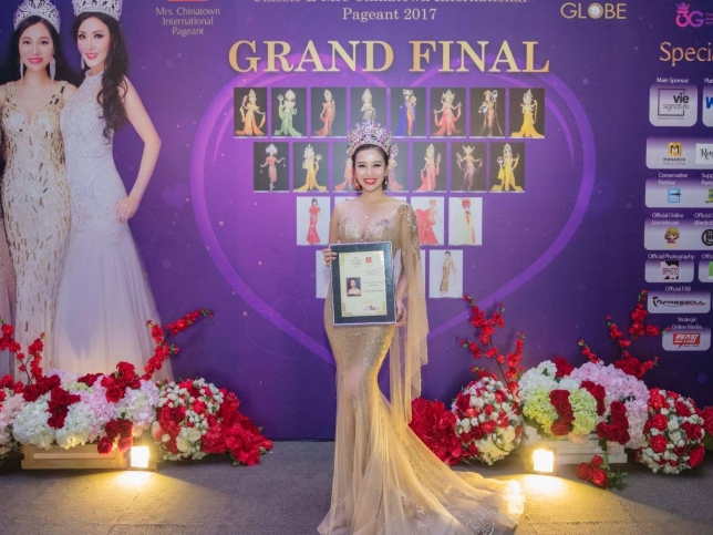 Á hậu Mrs World Thu Hương được trao tặng danh hiệu Nữ Lãnh đạo tỏa sáng Thế giới