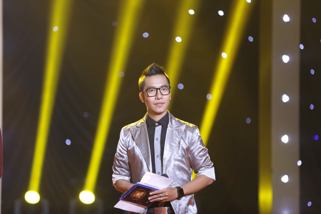 chuyen doi chua ke ve ao thuat gia ktay truyen nhan cua ao thuat gia lung danh z27