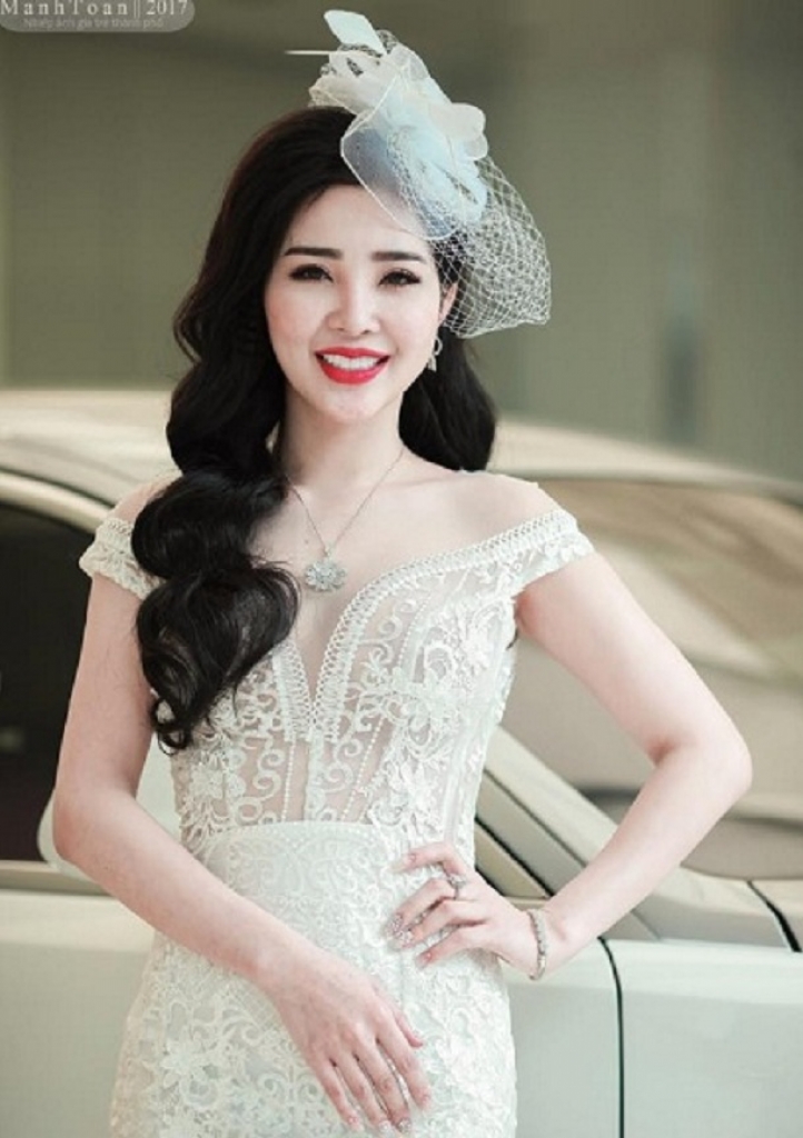 diem nguyen gay bat ngo truoc them cuoc thi nu hoang kim cuong empire 2017