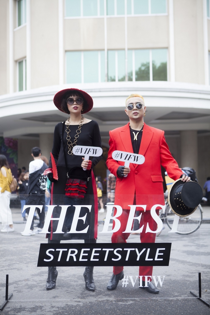pho di bo ha noi bung chay trong sac mau ruc ro cua the best street style thu dong 2018