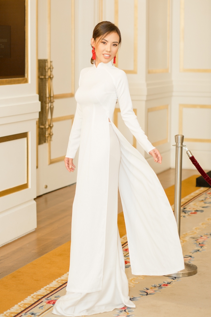 Ngọc Châu & Bella Hoàng Vũ diện trang phục ton-sur-ton giữa rừng chân dài ngoc chau bella hoang vu dien trang phuc ton sur ton giua rung chan dai