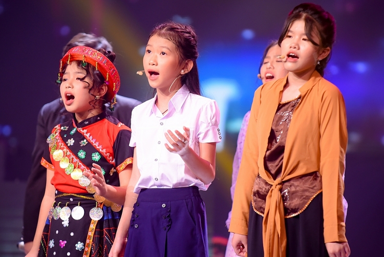 the voice kids lop hoc nhan van cua team huong giang duong cam