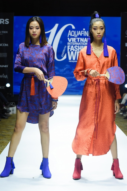 vietnam international fashion week ky niem 10 mua mot hanh trinh thoi trang a fashion journey