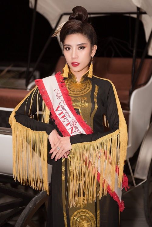 duong yen nhung xuat sac gianh giai a hau 2 phan thi tai nang tai miss tourism queen worldwide 2019