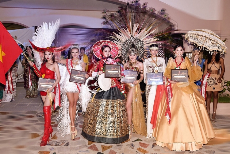 duong yen nhung lien tiep dat thanh tich lot top 5 phan thi trang phuc truyen thong tai miss tourism queen worldwide 2019