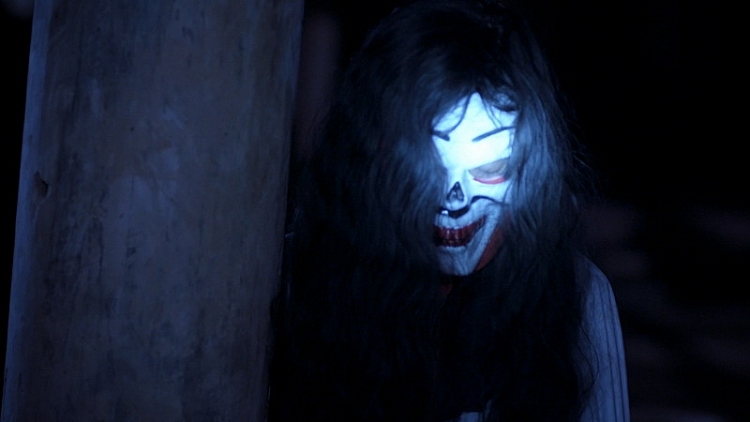 phim nay thang chac quyet tam cau view vao dip le halloween thanh het hon ru re hoi ban di lam phim ma tai xuong 13