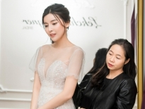 'Mợ Hai' Cao Thái Hà thử váy cưới tại Hà Nội