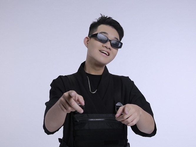 Hậu gây sốt tại 'King Of Rap', Kenji tung MV lyrics phiên bản remix của 'Thủy thần'