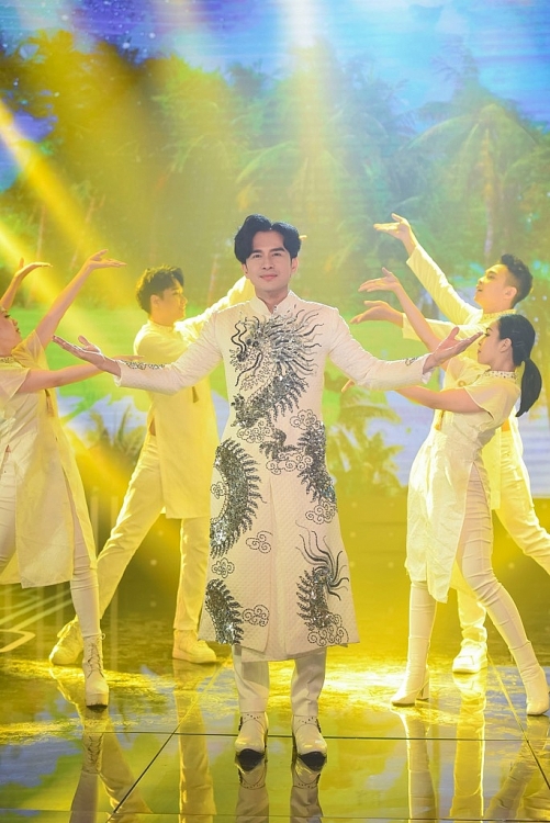 thuong qua viet nam cua dan truong vua ra mat lai xoa tai vi sao