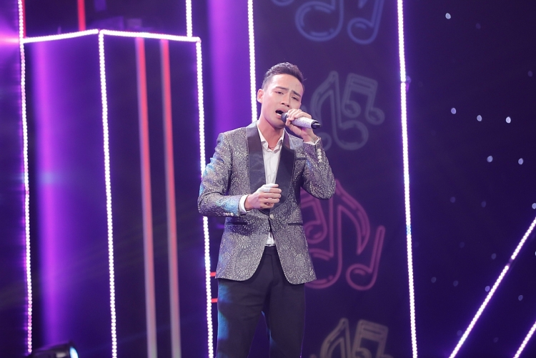 ca si an danh nghen ngao voi cau chuyen doi trong nuoc mat cua con gai nhac si