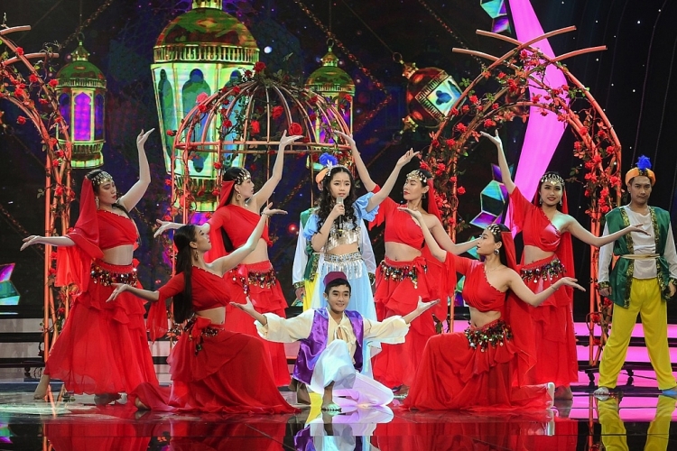 quan quan hay nghe toi hat nhi hoang thien nga se dung mot phan tien thuong de tu thien