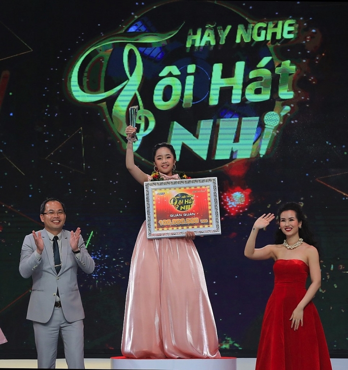 quan quan hay nghe toi hat nhi hoang thien nga se dung mot phan tien thuong de tu thien