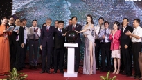 Hoa hậu Phan Thị Mơ xuất hiện rạng rỡ tại Diễn đàn du lịch Việt Nam