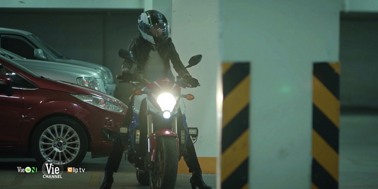 choc tuc vo yeu tong tai gia bach 2 tay dang xe hoi biet thu va tinh nguyen lam tai xe cho nha dan