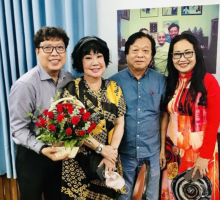 trien lam anh nsnd bay nam nguoi me tren san khau kich mien nam