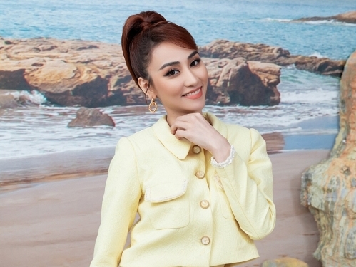 Ngân Khánh bất ngờ trở lại cùng thời trang