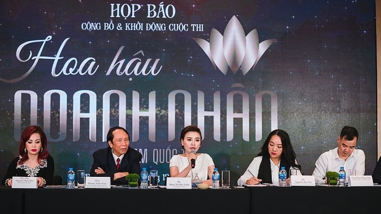 'Hoa hậu doanh nhân Việt Nam quốc tế' tạm lùi chung kết vì thiên tai - dịch bệnh