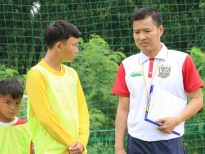 'Cầu thủ nhí 2020': HLV Nguyễn Hồng Sơn thẳng tay loại học trò vì bắt nạt đồng đội