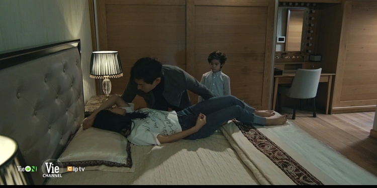 choc tuc vo yeu tap 10 nam thop ca showbiz chu tich gia bach khien ke tung tin gia boi nho nha dan bay mau