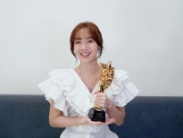 Jang Mi bất ngờ nhận giải 'Nữ ca sĩ quốc tế xuất sắc' tại World Star Awards