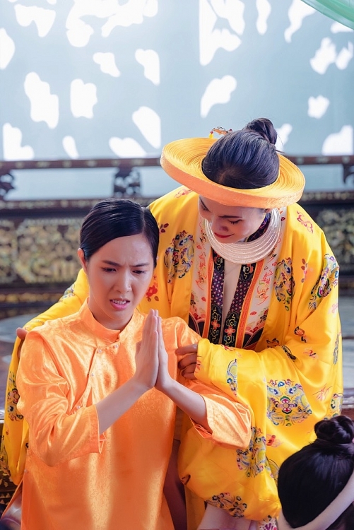 'Công chúa bến xe': Hậu trường đầy bạo lực giữa 'thánh nữ' Jang Mi và 'tiểu tam' Diễm Trần