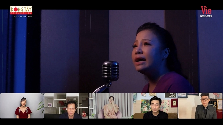 Lê Trang rơi nước mắt, hát ca khúc 'Thương chị' tưởng nhớ cố nghệ sĩ Phi Nhung tại ‘Ca sĩ bí ẩn’