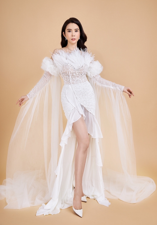 Hoa hậu Huỳnh Vy - 'Nàng thơ' của NTK Đức Vincie trong BST váy cưới 'Vườn địa đàng'
