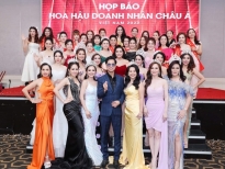 Ngọc Sơn ngồi 'ghế nóng' cuộc thi 'Hoa hậu doanh nhân châu Á Việt Nam 2022'
