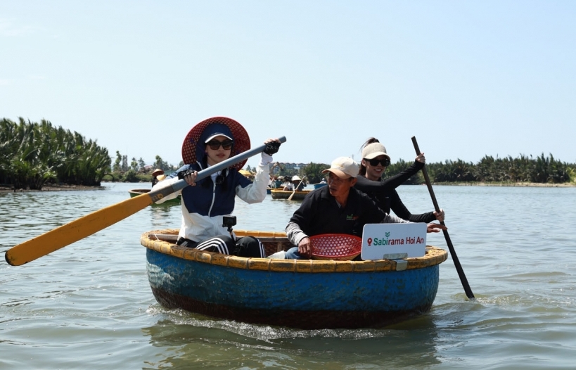 'Chuyến đi nhớ đời': Phương Anh Đào, Ngô Phương Anh bị ám ảnh bởi thử thách thuyền thúng