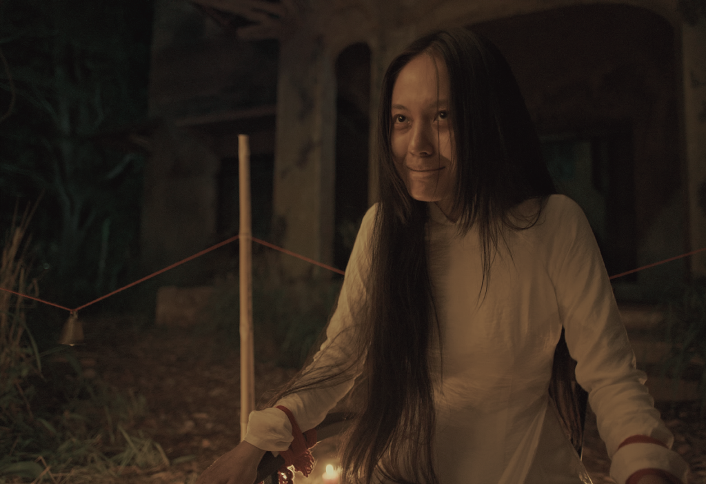 'Mười: Lời nguyền trở lại': Rima Thanh Vy - 'Đả nữ thế hệ mới' của Ngô Thanh Vân gây sốc khi hóa cô gái bị ám