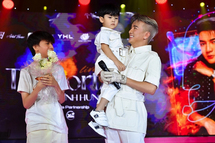 Đàm Vĩnh Hưng bất ngờ tiết lộ danh tính con trai ruột tại live concert 'The Portrait'