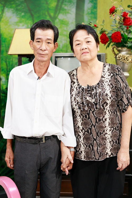 42 năm mất liên lạc, vợ chồng nghèo tìm được người thân sau khi tham gia 'Tình trăm năm'