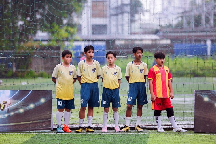 Akira Phan, Trương Quốc Bảo 'quậy banh' trận đấu của các cầu thủ nhí