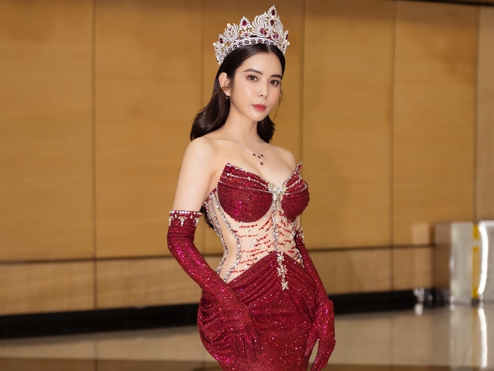Huỳnh Vy gợi cảm, chấm thi 'Hoa hậu du lịch thế giới 2022' tại Malaysia