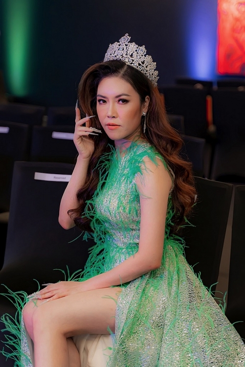 Trước thềm dự thi 'Mrs International Global 2022', Trâm Anh đảm nhận vai trò vedette trong show diễn của Ivan Trần
