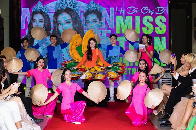 Nữ sinh 17 tuổi Nguyễn Vũ Thoại Nghi tham dự 'Miss Teen Universe 2022' tại Mỹ